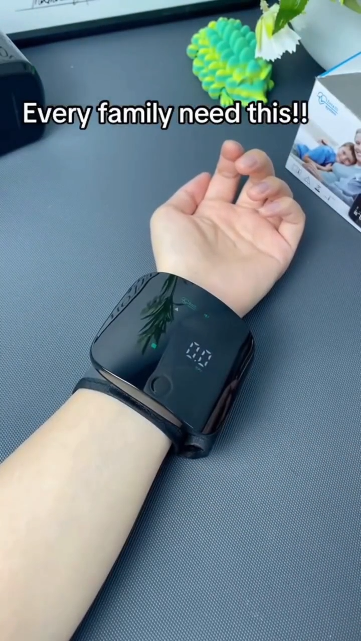 جهاز قياس ضغط الدم المعصمي Tensio-mètre au poignet Tensiomètre numérique appareil tension artrielle avec batterie rechargeable