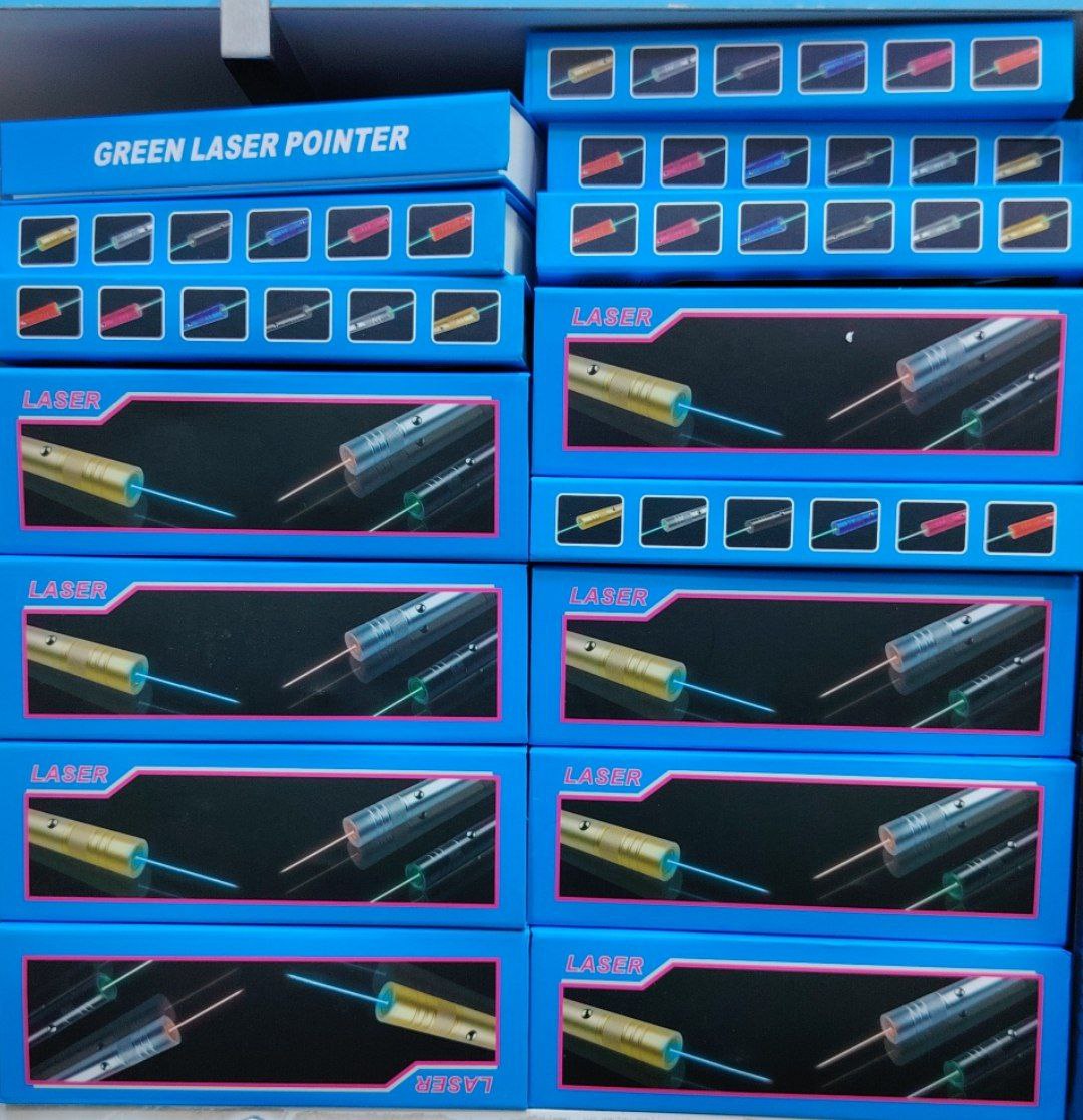 مؤشر ليزر محمول قابل لإعادة الشحن من الألومنيوم بقوة 100 ميجاوات Pointeur laser portable rechargeable en aluminium 100 mW