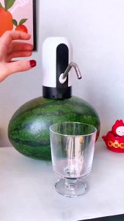 Water dispenser Pompe à eau électrique rechargeable pour bouteilles d'eau مضخة مياه كهربائية قابلة لإعادة الشحن لزجاجات المياه