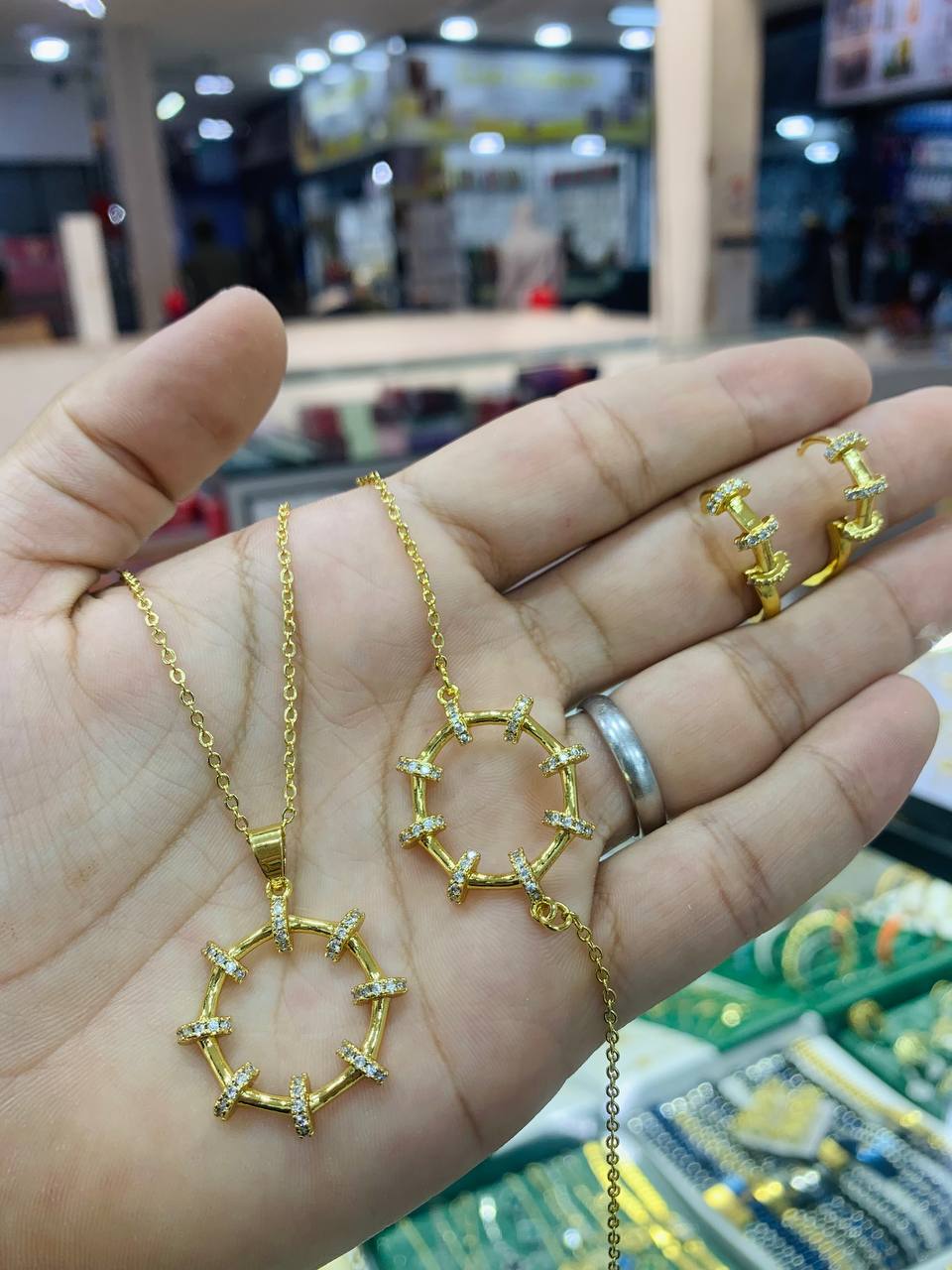 مجوهرات الشينوي