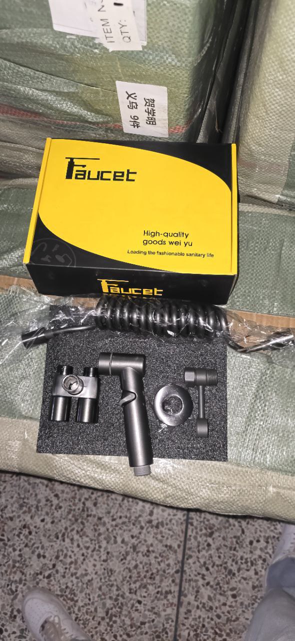 بخاخ المرحاض المثبت على الحائط Douchette de toilette murale Mini douche avec double commande, double valve