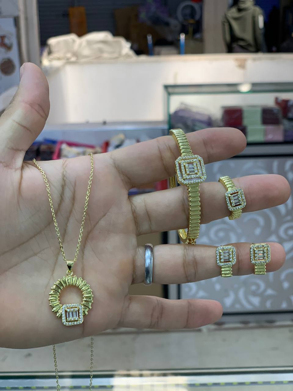 مجوهرات الشينوي