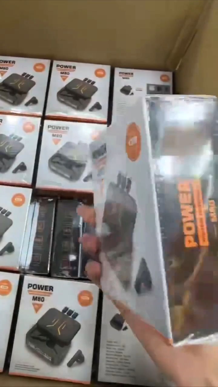 Écouteurs bluetooth couplé d'un mini power bank