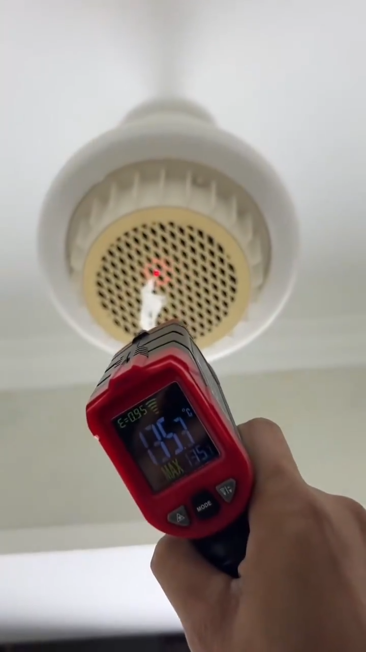 مصباح سقف LED مزود بمروحة تدفئة قابلة للتعديل وجهاز تحكم عن بعد Plafonnier LED avec ventilateur chauffant réglable et télécommande