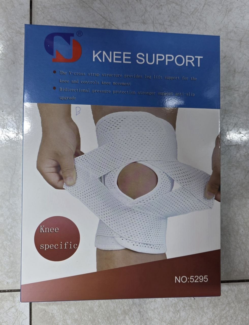 Genouillère de compression Model 5295 دعامة الركبة الرياضية المضغوطة مع مثبتات جانبية قابلة للتهوية ووسادة حماية لدعم الساق قابلة للتعديل