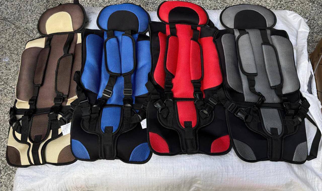 Siège Auto Sécurisé et Confortable pour Bébé مقعد سيارة آمن ومريح للأطفال