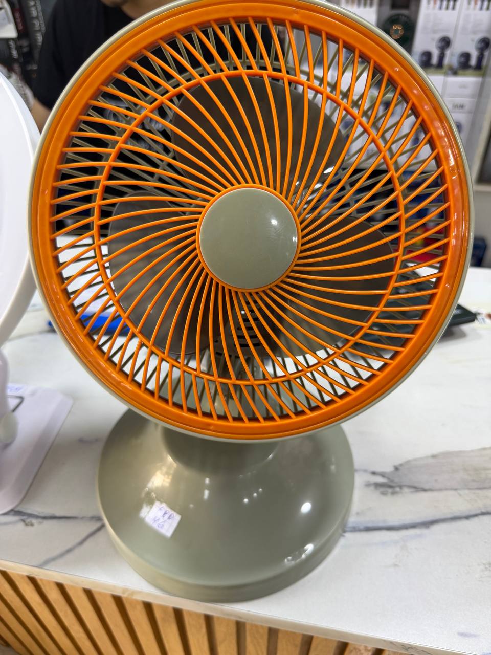 Ventilateur électrique de dessin animé مروحة كهربائية كرتونية، مروحة أرضية