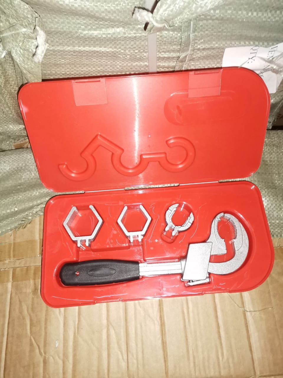 مفتاح حمام متعدد الوظائف قابل للتعديل Clé de salle de bain multifonctionnelle réglable