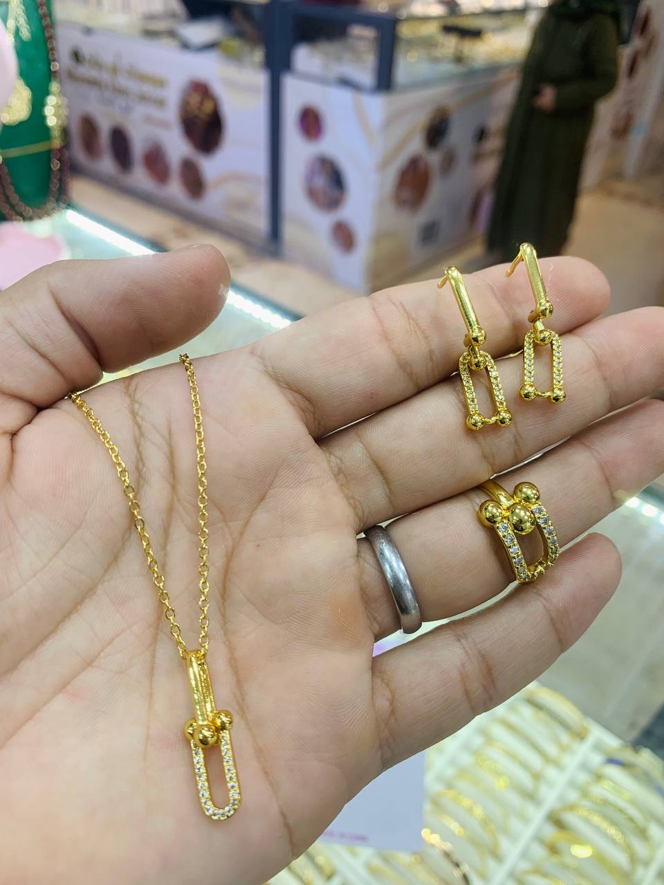 مجوهرات الشينوي