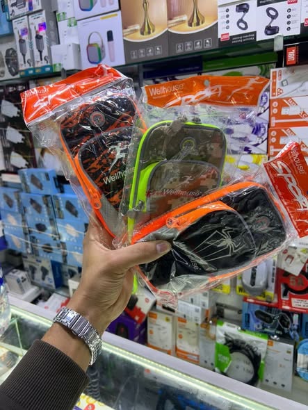 Brassard pour téléphone Wellhouse محفظه كتف رياضيه مستوره متعدده الاستخدام Brassard pour téléphone Wellhouse محفظه كتف رياضيه مستوره متعدده الاستخدام