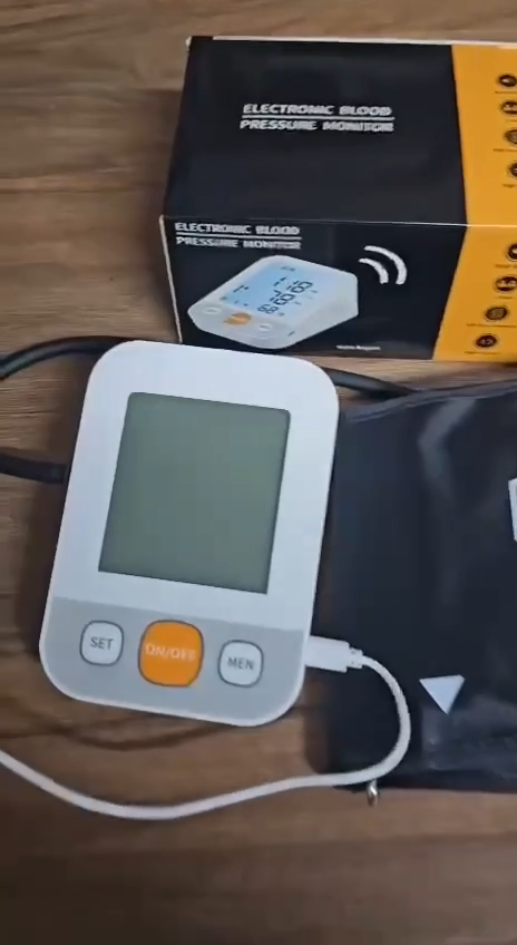 Electric Blood Pressure Monitor جهاز قياس ضغط الدم الكهربائي