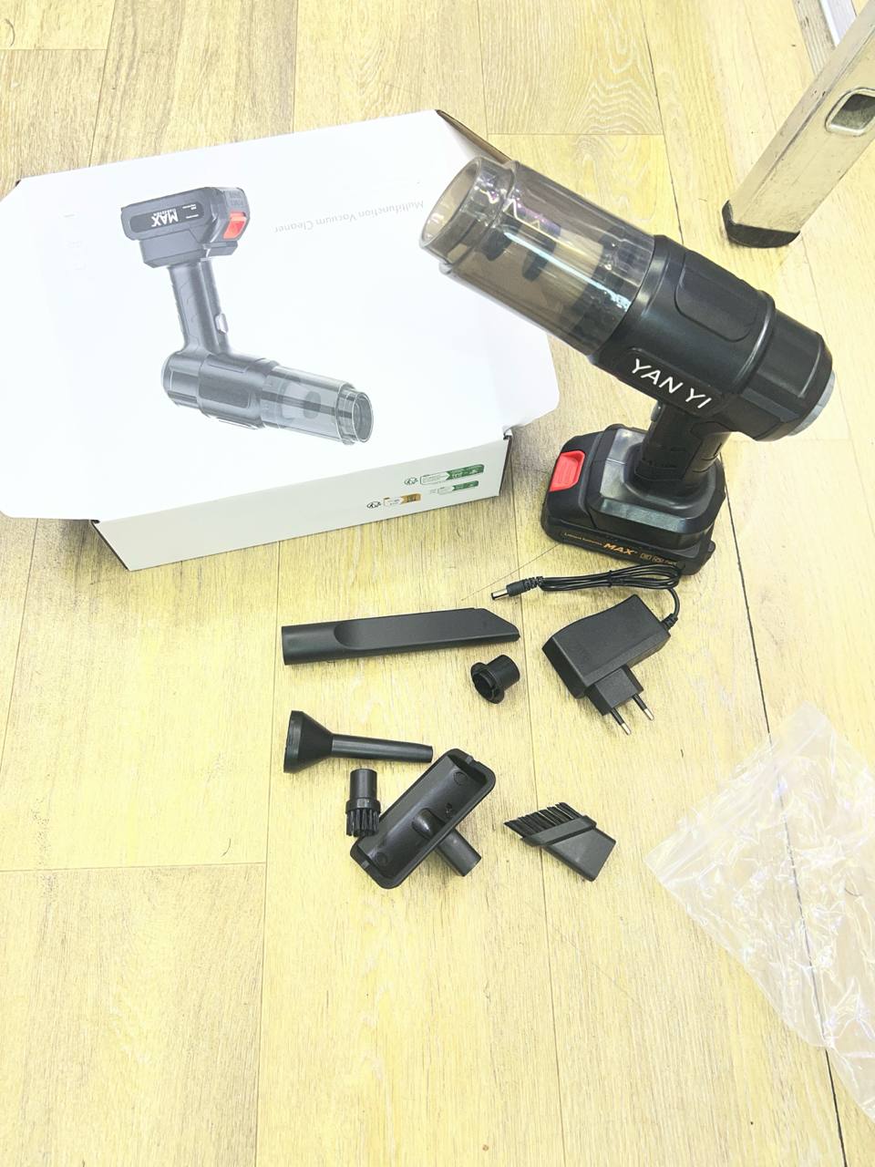 مكنسة كهربائية يدوية لاسلكية عالية الطاقة Aspirateur à Main Sans Fil Haute Puissance Kit de Nettoyage Complet pour Maison et Voiture