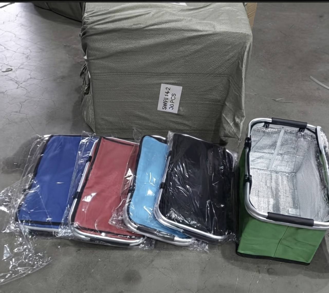 Panier de pique-nique d'hiver 30 L, sac de pique-nique pliable سلة نزهة شتوية سعة 30 لترًا، حقيبة نزهة قابلة للطي، حقيبة غداء معزولة للتخييم