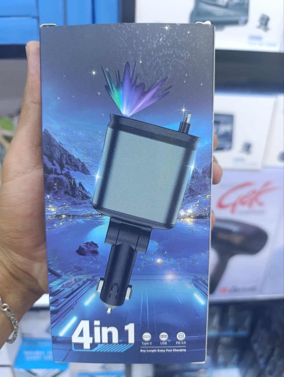 Chargeur de Voiture 4-en-1 شاحن سيارة 4 في 1 بمنفذي USB-A و USB-C محول ولاعة سجائر سريع الشحن