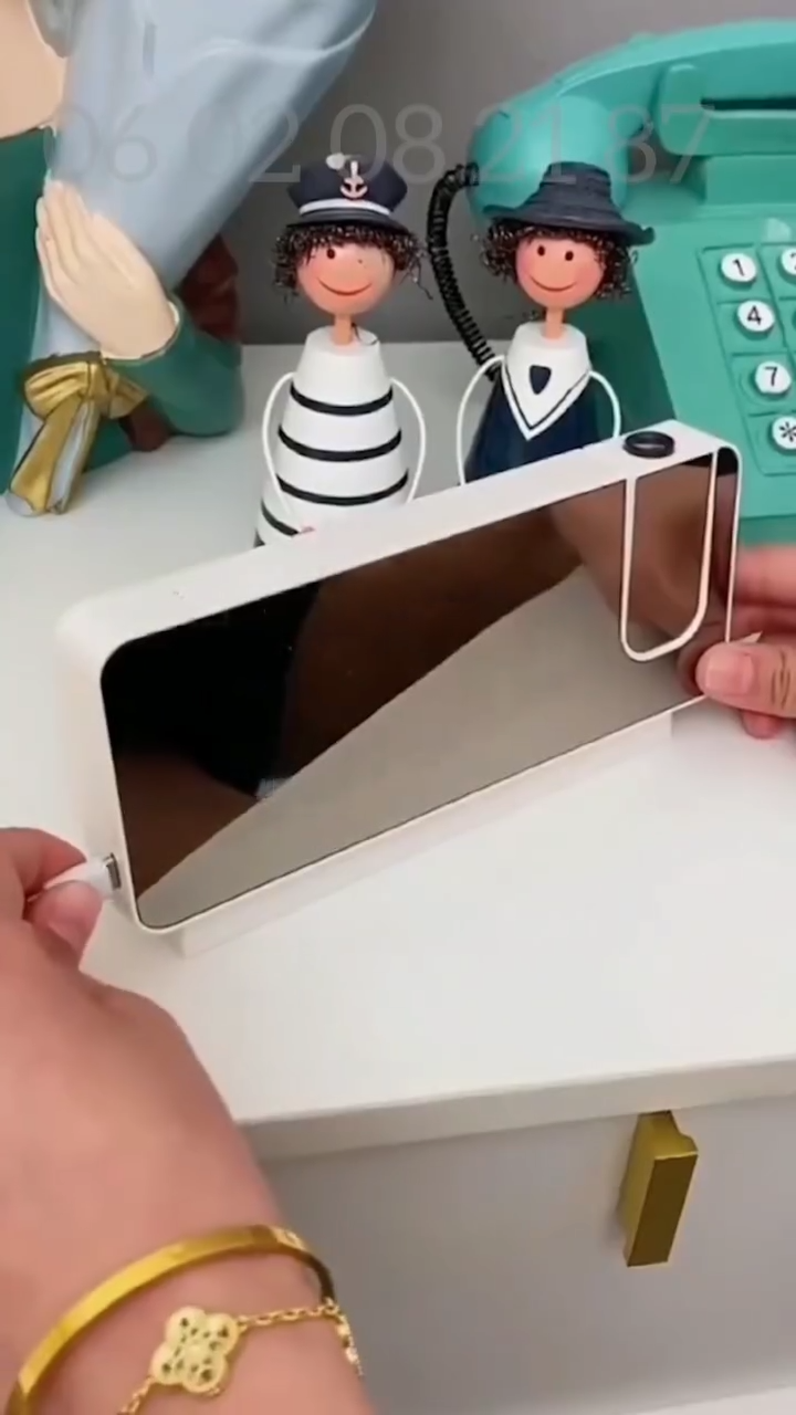 Horloge numérique multifonctionnelle avec affichage LED ساعة رقمية متعددة الوظائف مع شاشة LED وإسقاط الوقت