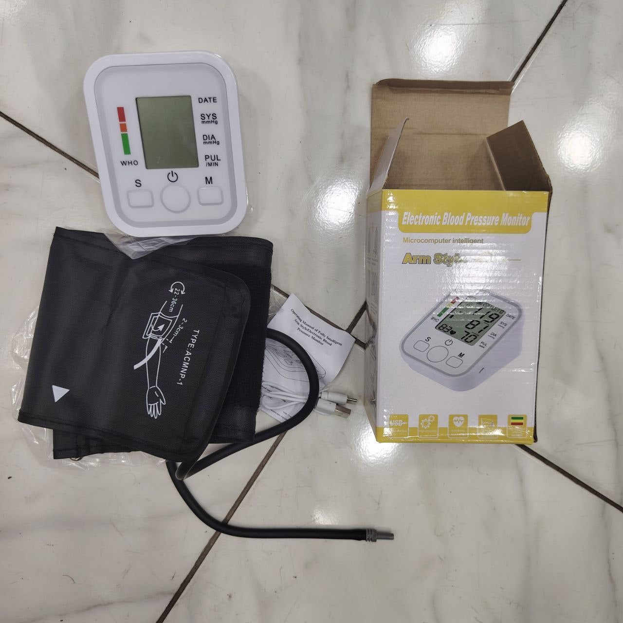 Electronic Blood Pressure Monitor Tensiomètre électronique جهاز قياس ضغط الدم الإلكتروني