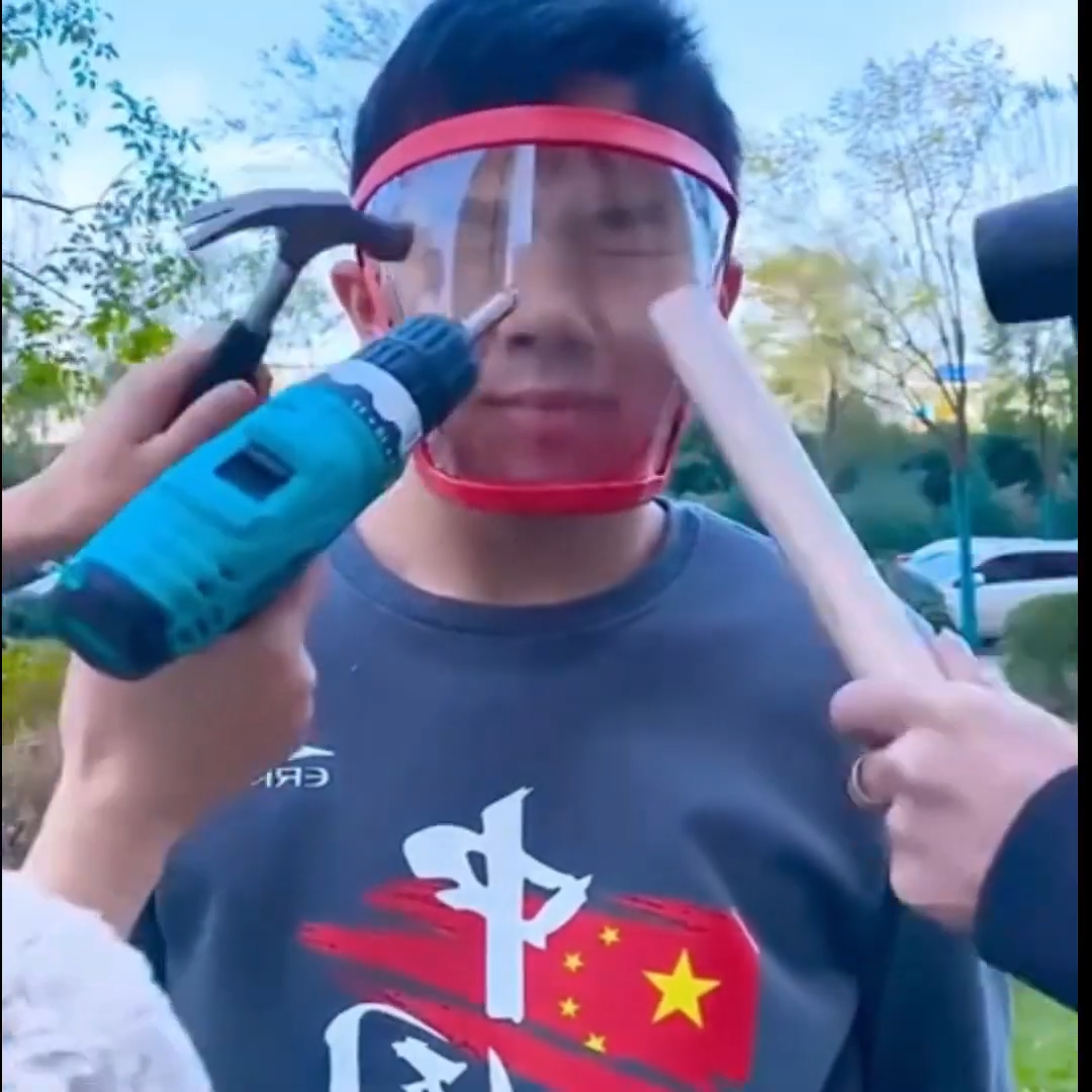 ماسك ديال الأشغال Masque de sécurité transparent pour une protection polyvalente