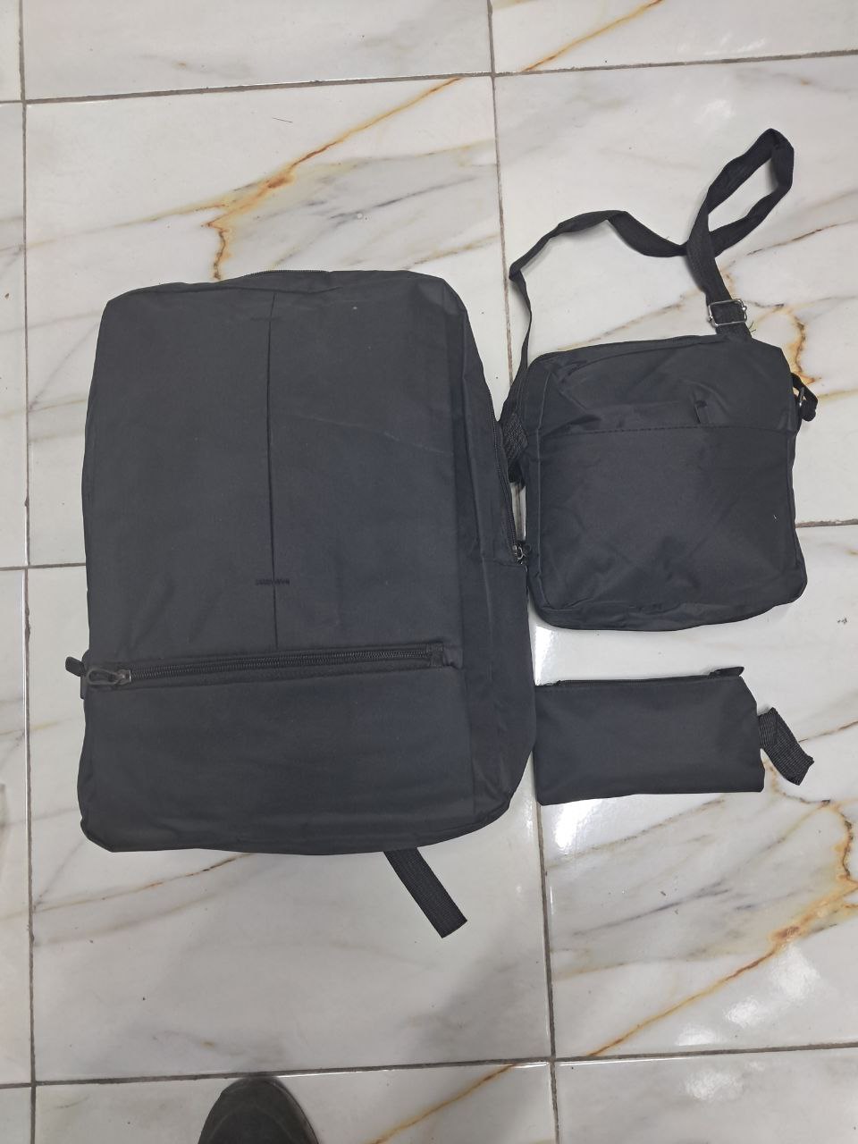 مجموعة متكونة من 3قطع