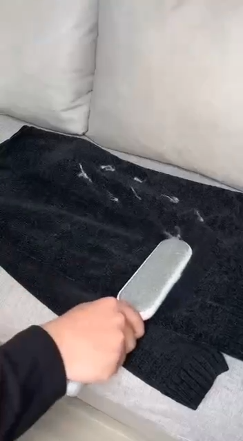 مزيلة الوبر الخملة من الملابس