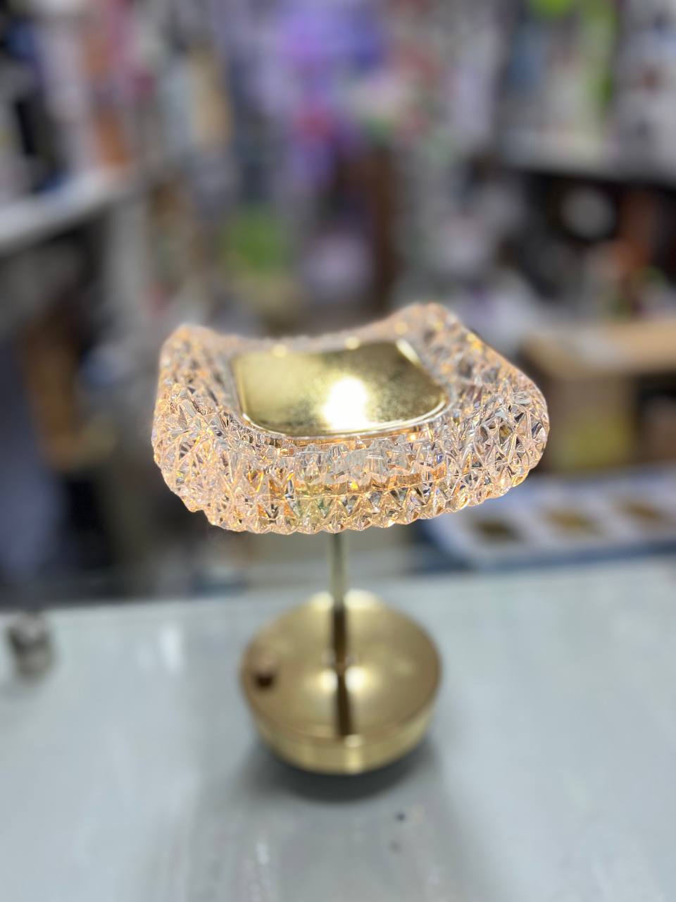 Creatrice table lamp مصباح الطاولة