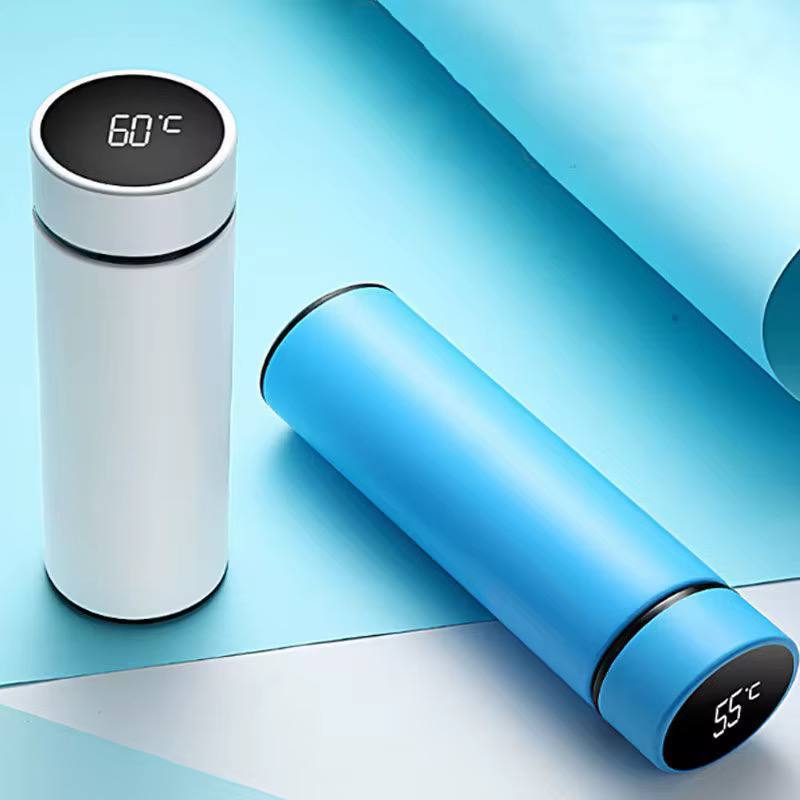 Bouteille isotherme intelligente avec écran tactile à affichage LED زجاجة معزولة ذكية مزودة بشاشة تعمل باللمس LED وقياس درجة الحرارة