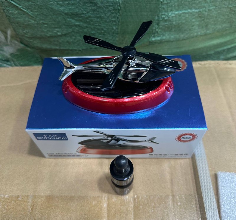 معطر جو للسيارة يعمل بالطاقة الشمسية، ديكور أنيق لسيارة الهليكوبتر ésodorisant solaire pour voiture,décoration élégante de voiture d'hélicoptère