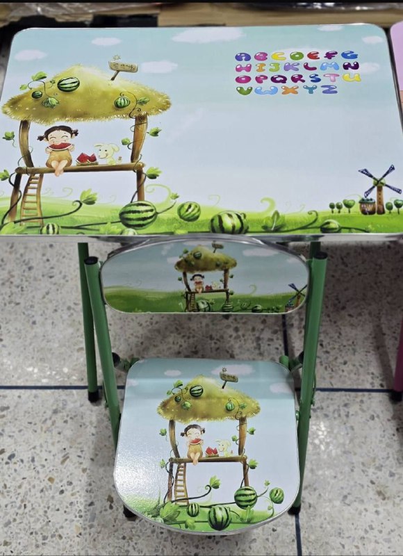 Table et une chaise pliante pour enfant طاولة وكرسي قابل للطي للأطفال