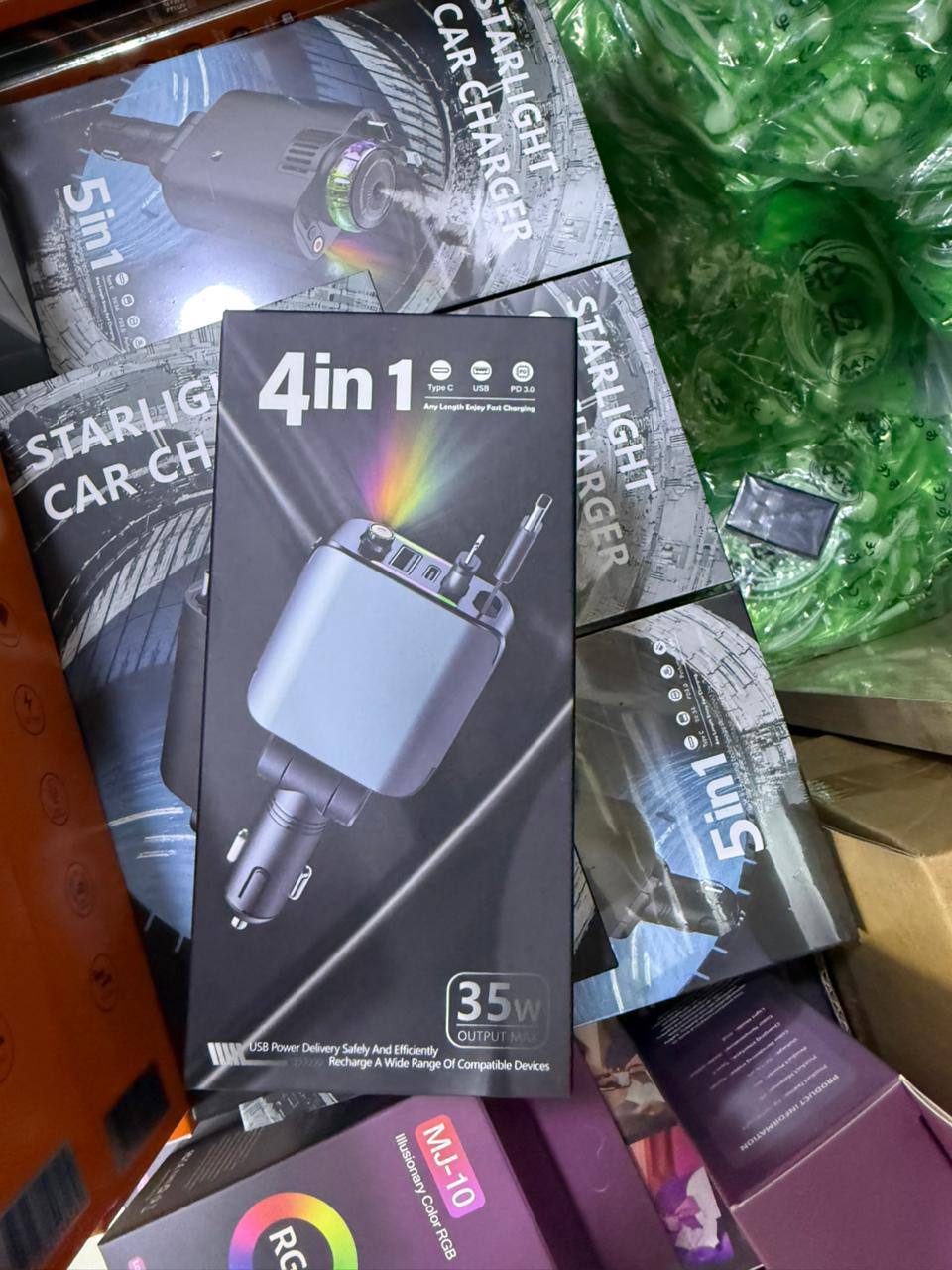 شاحن سيارة قابل للسحب 4 في 1 Chargeur de Voiture 4-en-1 Starlight Rétractable