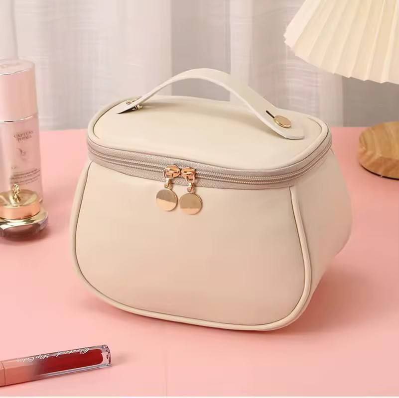 لاتروس مكياج لأدوات الزينة للسفر، و مستحضرات التجميل Trousse maquillage