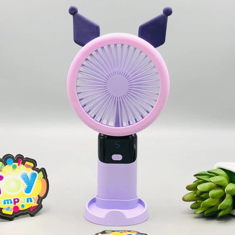 Ventilateur rechargeable avec affichage numérique et lumière, inspiré des dessins animés. مروحة تبريد رقمية قابلة لإعادة الشحن بتصميم كرتوني مع شاشة عرض وإضاءة
