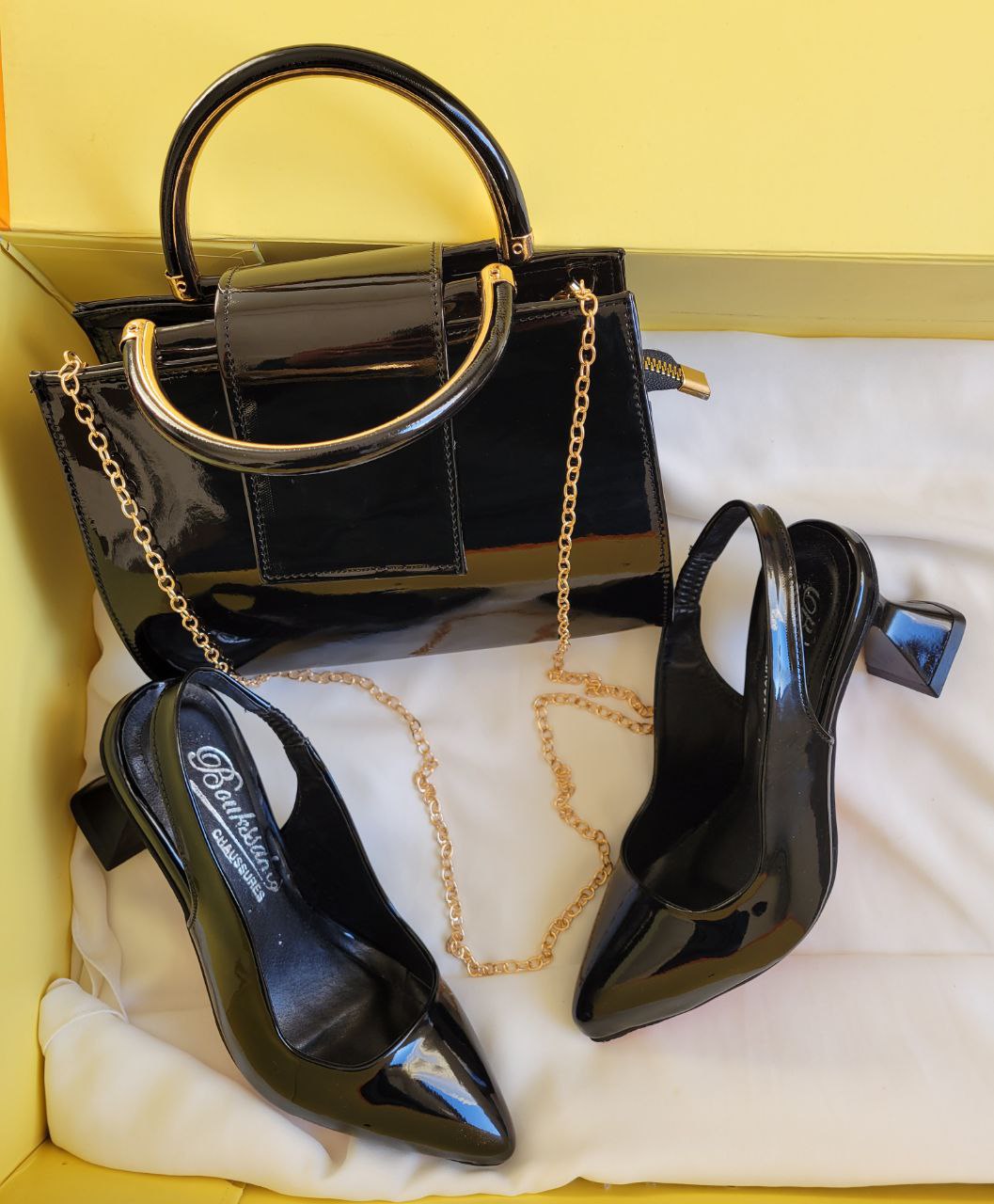 أنسومبل جلد بريو Ensemble cuir brillant