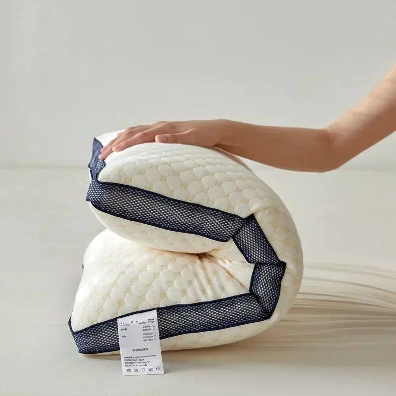 Oreiller pour soutenir la tête et la nuque pendant le sommeil وسادة لدعم الرأس والرقبة أثناء النوم
