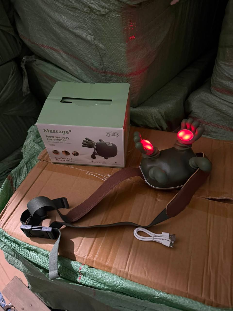 جهاز تدليك الكتف والرقبة القابل لإعادة الشحن Masseur rechargeable pour épaules et nuque FZ 831