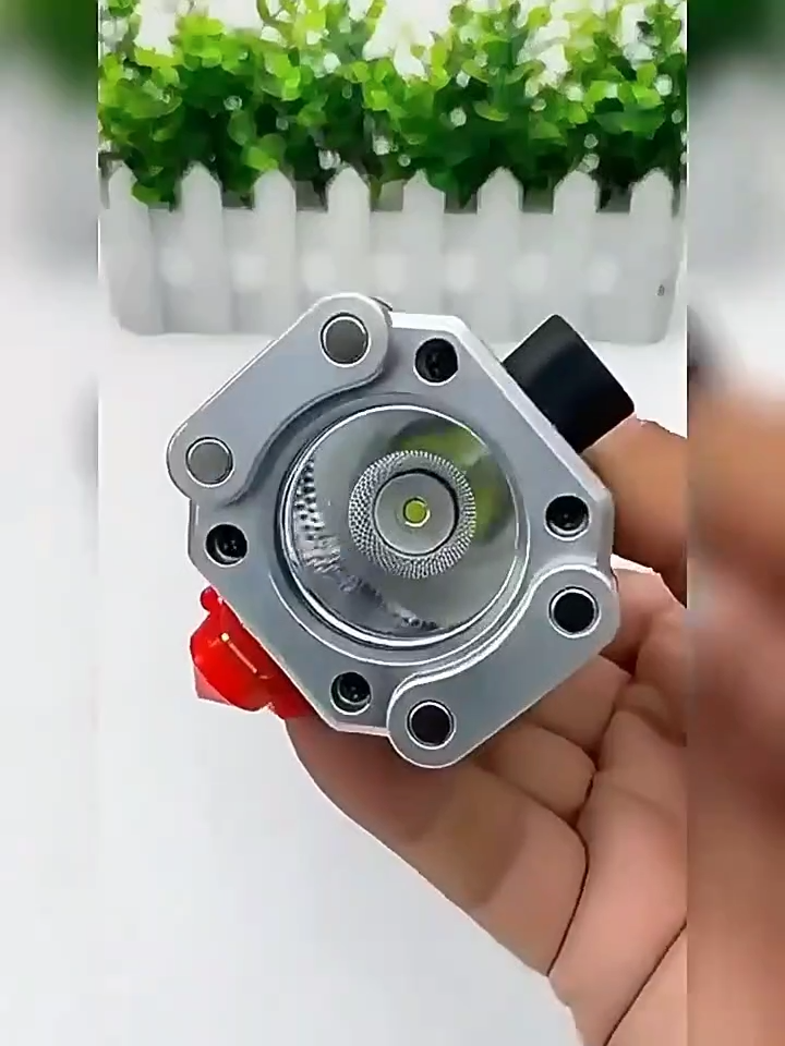 مصباح يدوي LED متعدد الوظائف Lampe de poche LED multifonctionnelle