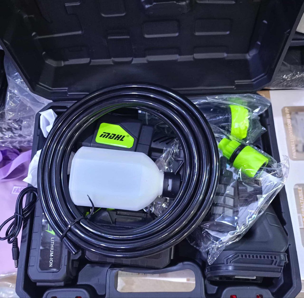 Pistolet de nettoyage haute pression sans fil 6en1 مسدس تنظيف لاسلكي عالي الضغط