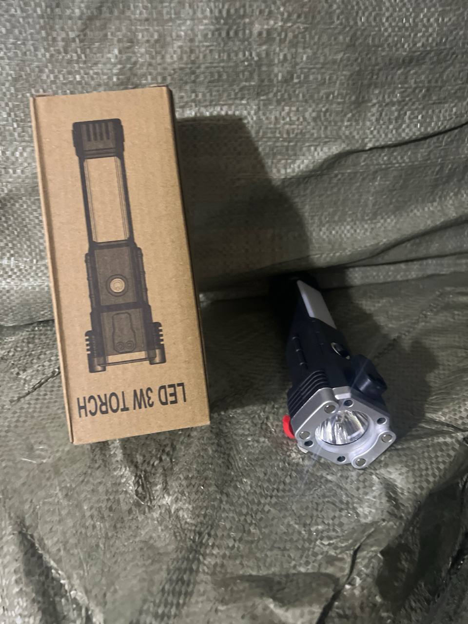 Lampe de poche étanche avec marteau de fenêtre cassée LED 3W Torch مصباح يدوي مقاوم للماء مزود بمطرقة لكسر النواف