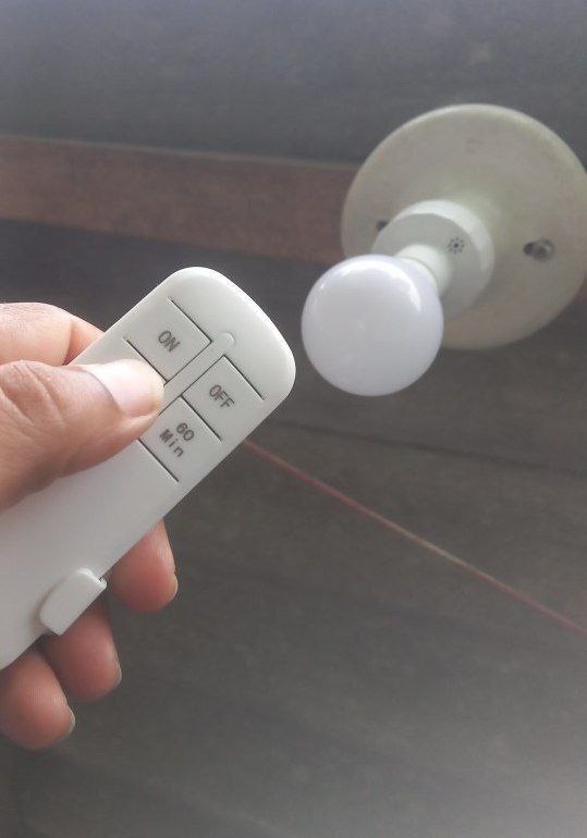 حامل مصباح لاسلكي للتحكم عن بعد Support de lampe Led sans fil E27