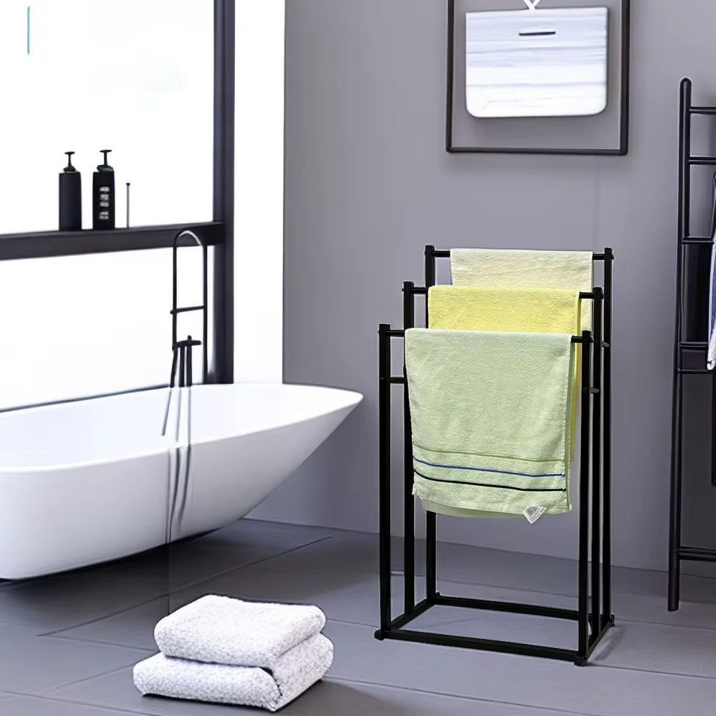 رف مناشف قائم بذاته مصنوع من المعدن الأسود Porte-serviettes sur pied Apaeofl en métal noir