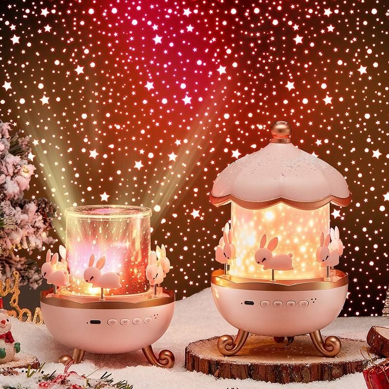 جهاز عرض ضوئي ليلي LED دوار للأطفال مع موسيقى Veilleuse Projecteur Rotatif LED pour Enfants avec Musique et Motifs Astronautes