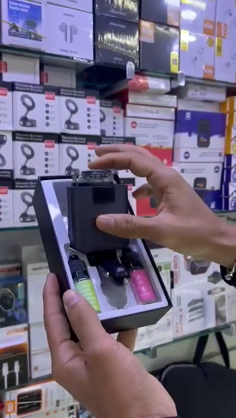 Chargeur de Voiture 5-en-1 Starlight Rétractable Diffuseur d’Arôme Intégré