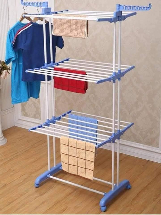 ثلاث طبقات من شماعات الملابس Three layers of clothes hanger