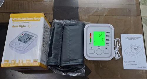 جهاز قياس ضغط الدم الرقمي للاستخدام المنزلي Moniteur de Tension Artérielle NumériqueTensio-mètre Moniteur de pression artérielle LCD fréquence cardiaque