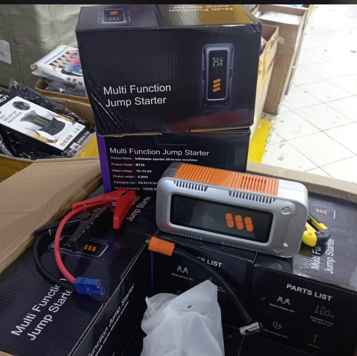 جهاز تشغيل بطارية متعدد الوظائف ومنفاخ هواء في جهاز واحد Multi Function Jump Starter DY34 Démarreur de batterie multifonction et gonfleur tout-en-un