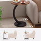 طاولة جانبية عادية بتصميم على شكل حرف Table d'appoint générique au design en forme de C