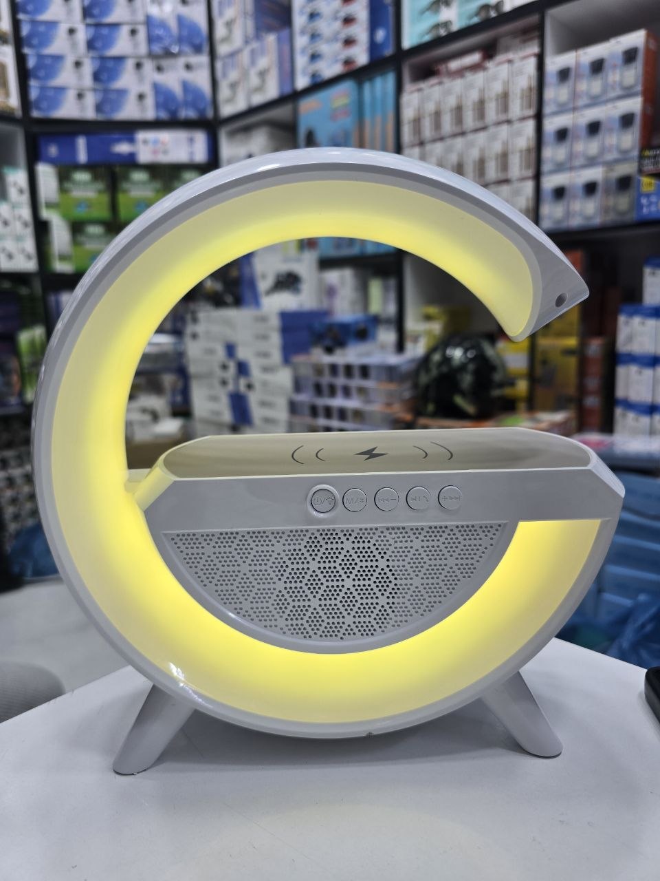 مصباح طاولة مزود بمكبر صوت بلوتوث، ومنبه، وراديو FM، وشحن لاسلكي، وإضاءة LED Lampe de Table avec Haut-Parleur Bluetooth,Réveil, Radio FM,Charge sans Fil et lumière