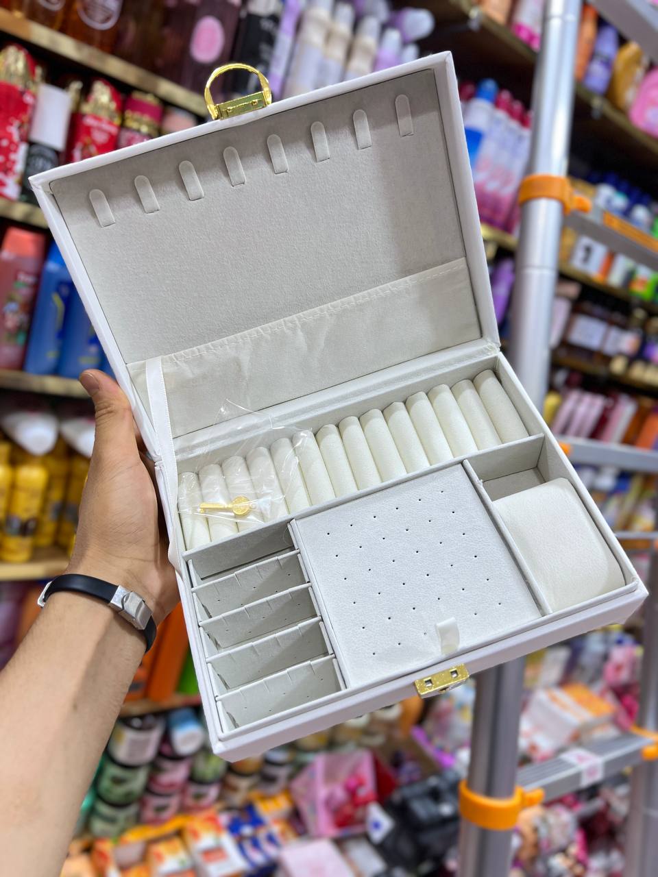 منتج من فئة منظمات المجوهرات