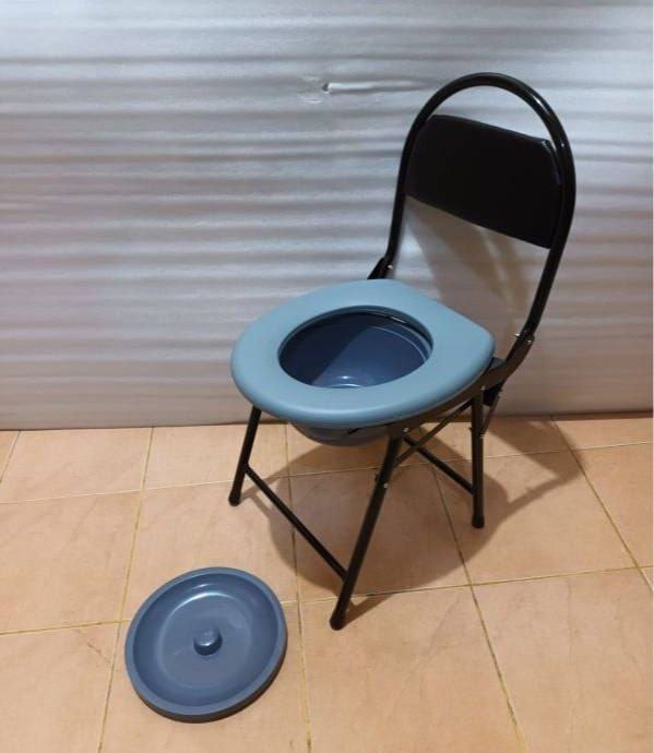 كرسي مرحاض تخييم محمول مع مسند ظهر ودلو Chaise de Toilette de Camping Portable avec Dossier et Seau
