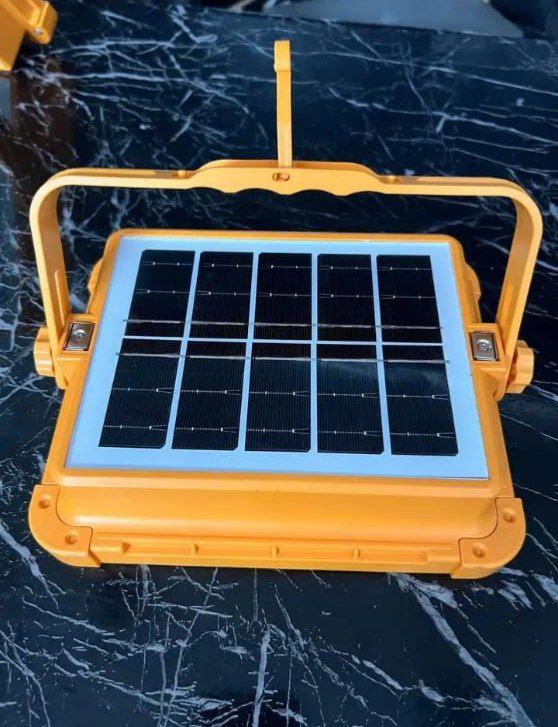 مصباح LED يعمل بالطاقة الشمسية للطوارئ محمول Portable extérieur d'urgence solaire lumière LED