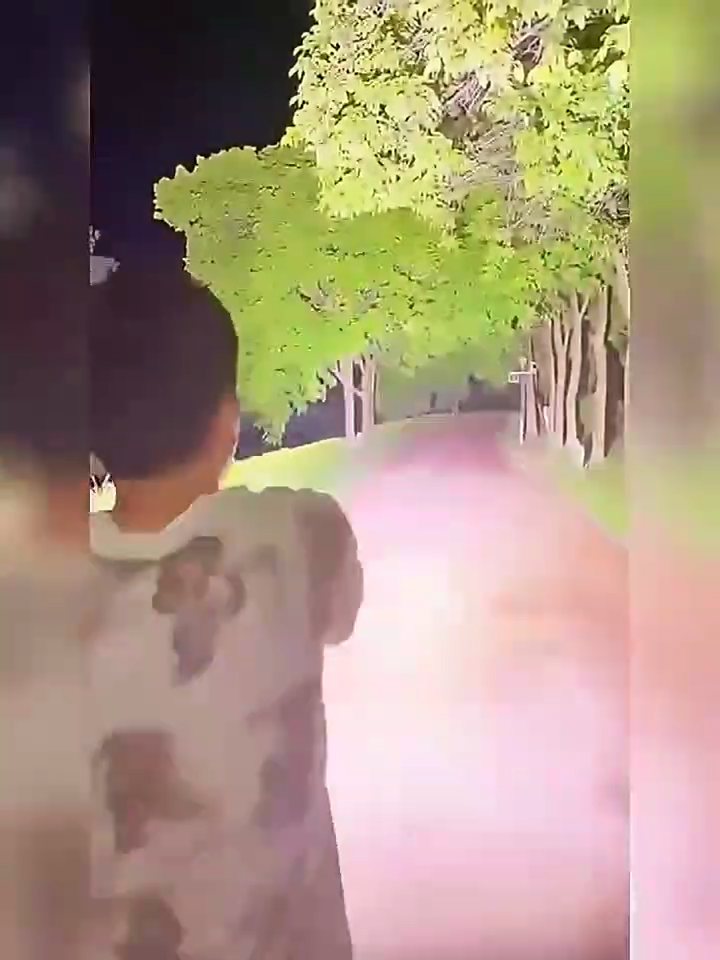 مصباح يدوي LED متعدد الوظائف Lampe de poche LED multifonctionnelle