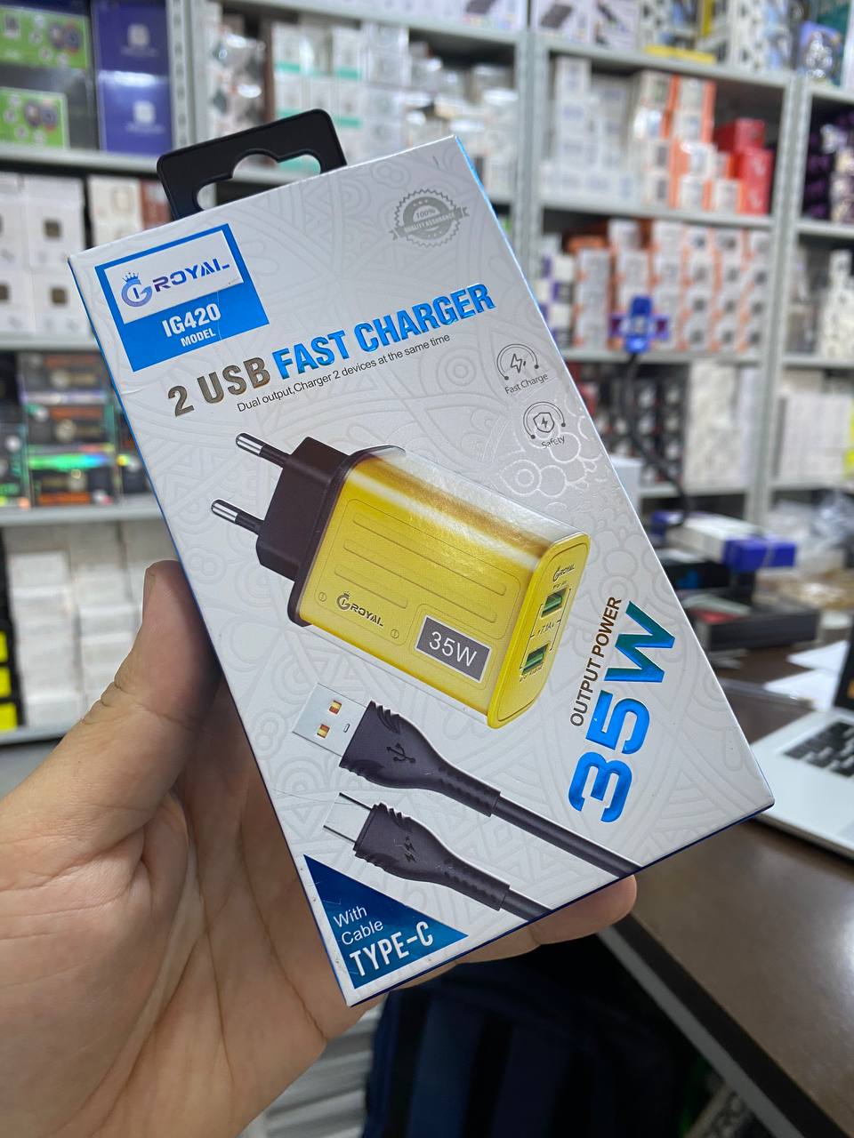 2USB Fast charger 35W IG420 Cable Type-C